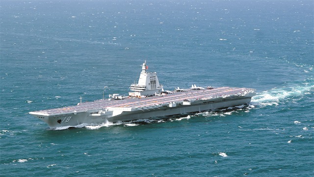 海軍福建艦開展入列后首次海上實兵訓練